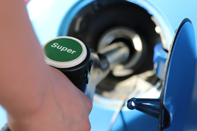 ADAC: Kraftstoffpreise sinken leicht