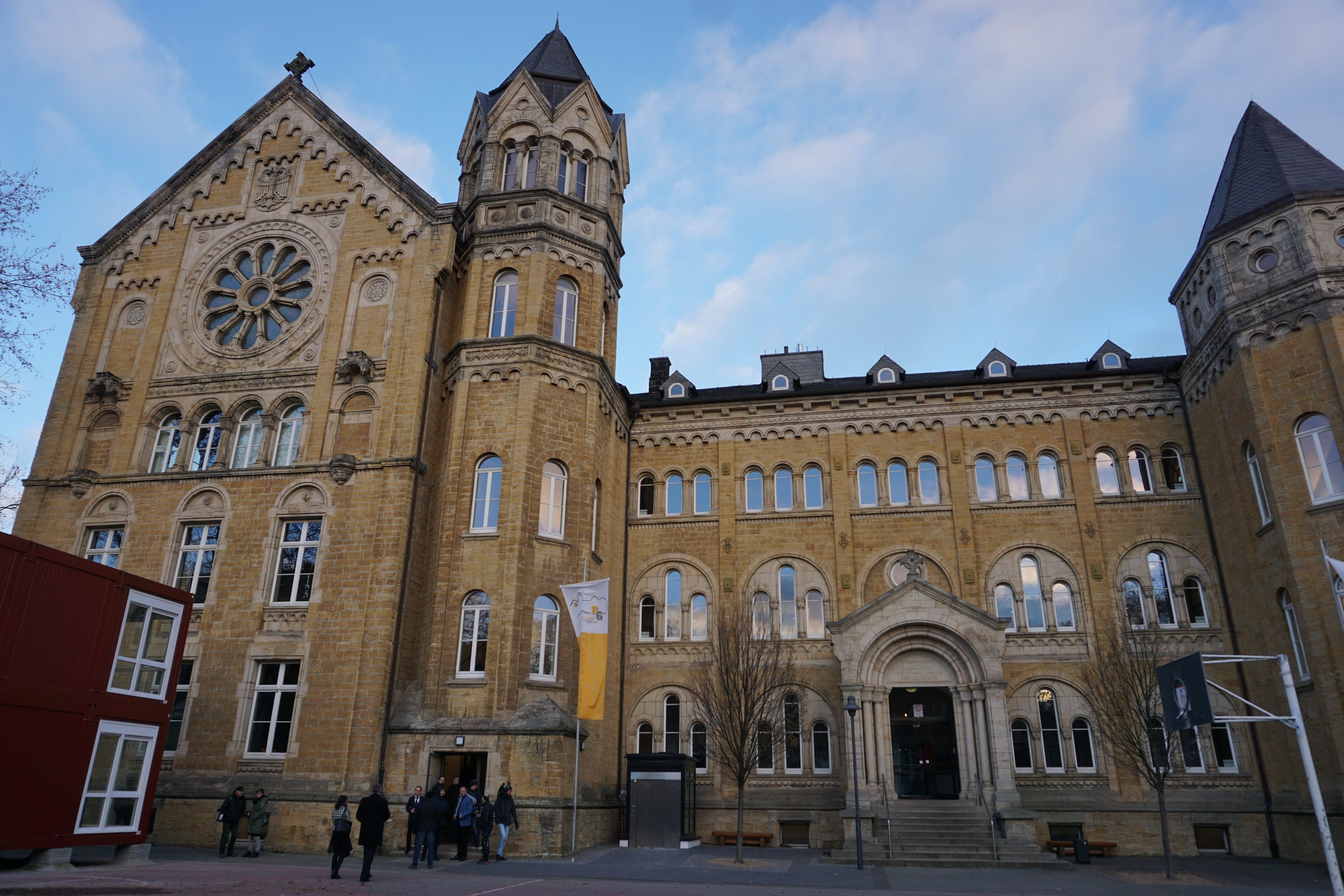 Minister-Energie in Goslar: Sigmar Gabriel besichtigt Pelletheizung in seiner ehemaligen Schule 