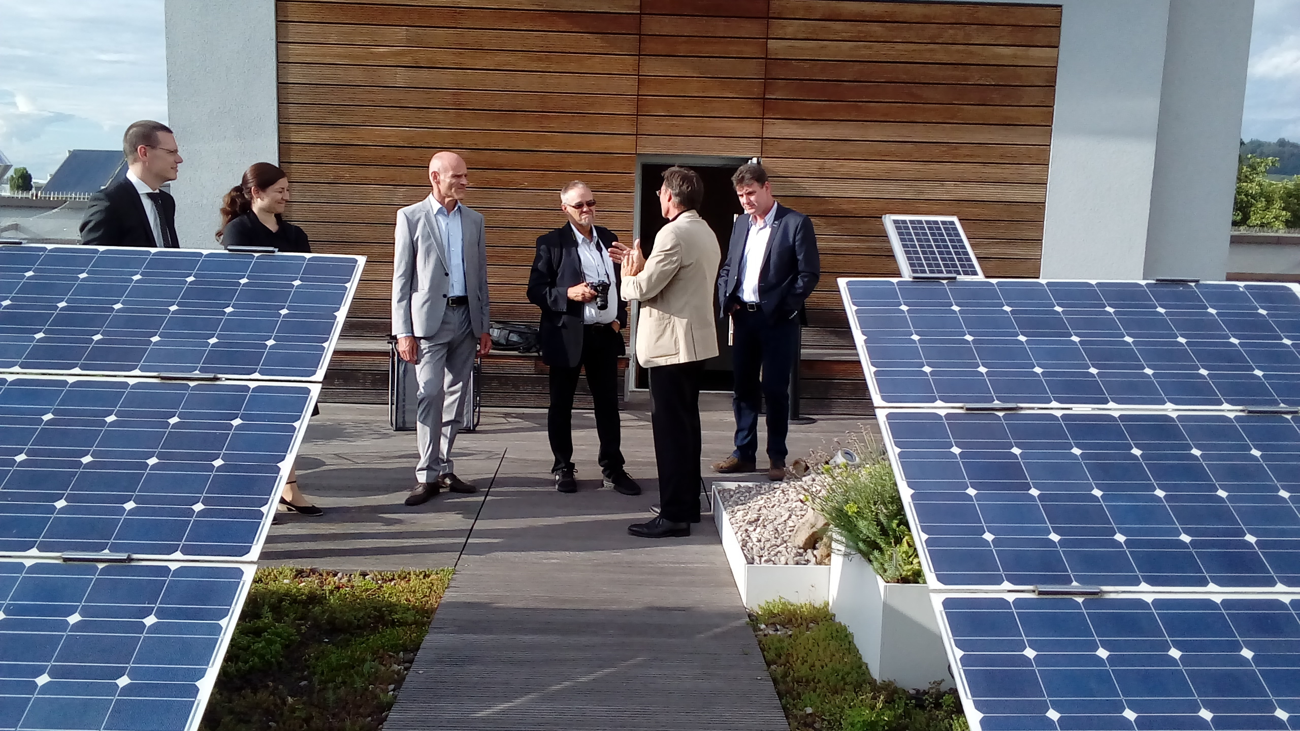 Klimafreundliche Wrmelsungen mit Solarstrom und Holzpellets - vorgestellt am Beispiel des Hotels Victoria in Freiburg