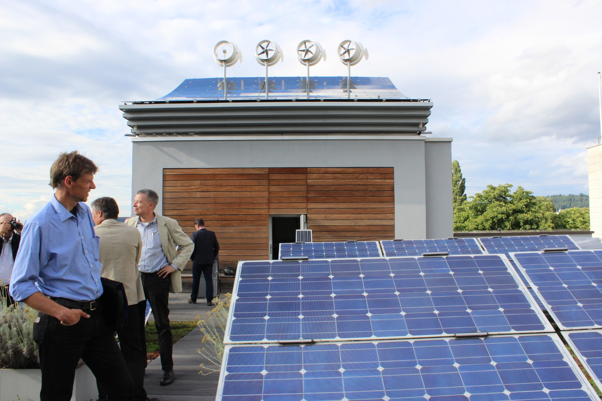 Klimafreundliche Wärmelösungen mit Solarstrom und Holzpellets - vorgestellt am Beispiel des Hotels Victoria in Freiburg