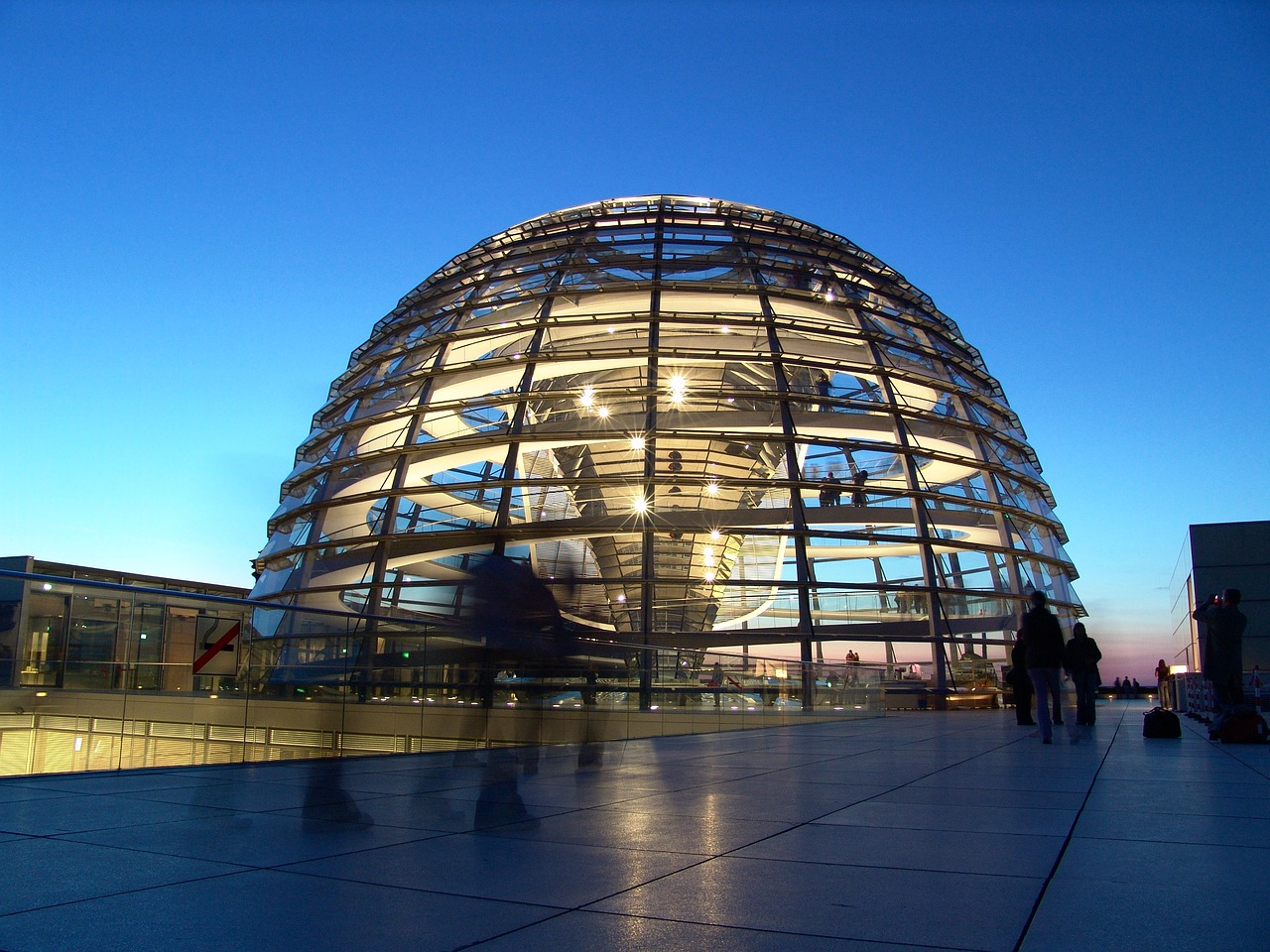 Bundestag beschliet am 08.09.2023 Novelle des Gebudeenergiegesetzes - Kurzu?berblick zum Gesetz