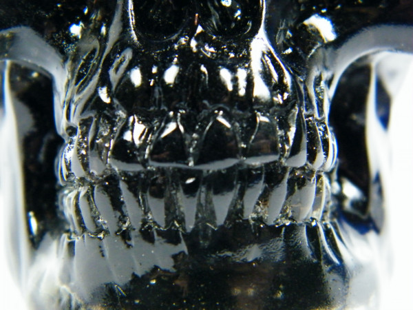 Schwarzer Turmalin Kristallschädel