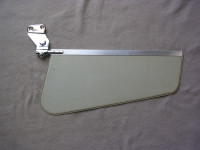 Sonnenblende Li. / grau