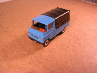 Modellauto Zuk / 1:43 blau
