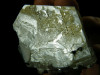 Grüner Turmalin auf Glimmer-Kristall