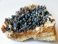 Bergkristallstufe mit Mangan