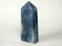 Blauer Koralle Obelisk