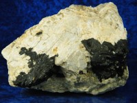 Schwarzer Turmalin Stufe in Mondstein XL