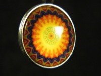 Mandala Anhänger in versilberter Fassung