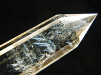 Vogel Cut Kristall 12-seitig mit blauem Rutil