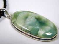Grüner Larimar Anhänger