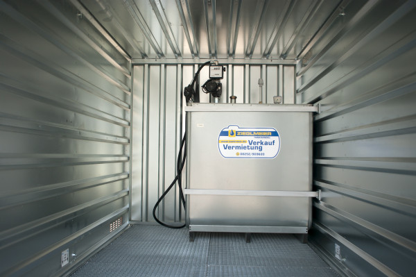 Dieseltank im Materialcontainer