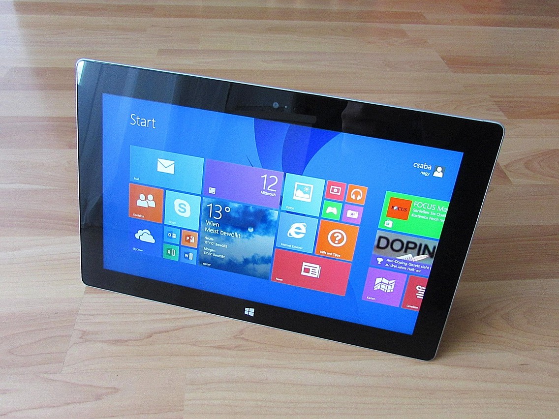 Tablet mit Icons u.a. Outlook